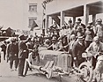 Bild: Mercedes 2-Liter-Targa-Florio-Rennwagen (1924) - Werner beim Boxenstopp - Radwechsel durch den Beifahrer