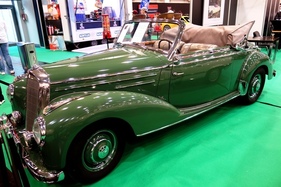 Bild Mercedes 220 A Cabrio mit Patina auf der Essen Motor Show 2019 - Angeboten für EUR 148'800.