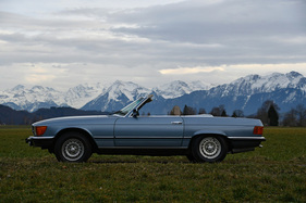 Mercedes 280 SL (1977) - gemeldet als Lot 088 an der Versteigerung der Oldtimer Galerie in Toffen am 30. März 2019 Mercedes 280 SL (1977) - gemeldet als Lot 088 an der Versteigerung der Oldtimer Galerie in Toffen am 30. März 2019