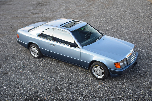 Mercedes 300 CE (1988) - gemeldet als Lot 003 an der Versteigerung der Oldtimer Galerie in Toffen am 30. März 2019