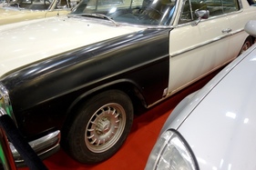 Mercedes /8-Coupé (1970) an der Essen Motor Show 2019 - Angeboten für EUR 4'900.