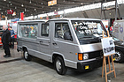 Mercedes-Benz 100 (1989) - kurioser Leichenwagen, der wegen Dachschaden nie vom Karosseriebauer ausgeliefert wurde und jetzt sozusagen als Neuwagen angeboten wurde - Retro Classics Stuttgart 2020