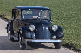 Mercedes-Benz 130 (1935) - 1,51 Meter hoch ergab zusammen mit 1,52 Metern Breite eine fast quadratische Form von vorne