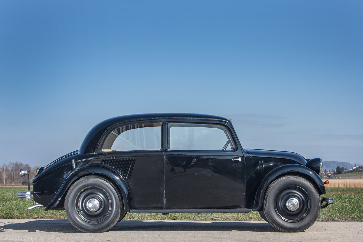 Mercedes-Benz 130 (1935) - das Heck wirkt nicht harmonisch, beherberg aber natülrich den Heckmotor