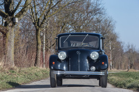 Mercedes-Benz 130 (1935) - die Scheibenwischer sind oben montiert