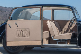 Mercedes-Benz 130 (1935) - immerhin schon mit einem Ablagefach in der Türe