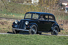 Mercedes-Benz 130 (1935) - man sitzt aufrecht hinter dem grossen Lenkrad