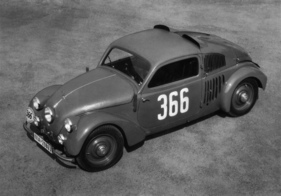 Eine der sechs Sportlimousinen, die 1934 bei der "Ohnehaltfahrt 2000 km durch Deutschland" antraten