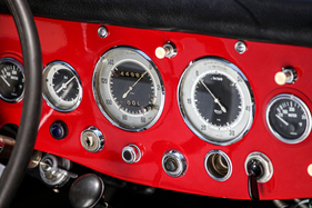 Ab 140 geht's rot: Veigel-Tachometer mit Ausdrehmarken auf dem Uhrglas