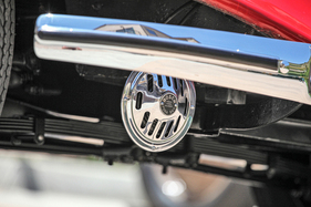 Schöner lärmen: Bosch-Signalhorn am Mercedes-Benz 150 Sportroadster