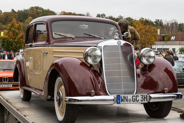 Mercedes-Benz 170 S-V – "Sparmodell" im alten Kleid parallel zum modernen "Ponton" – Retro-Saisonabschluss 2024