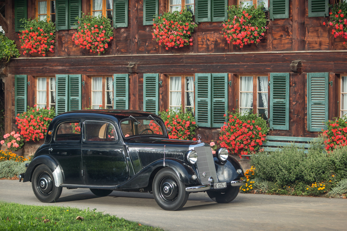Mercedes-Benz 170 Va (1950) - freistehende Kotflügel und hohe Karosserie im Stil der Vorkriegsjahre