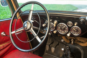 Mercedes-Benz 170 Va (1950) - mit dem Hupring wird durch Drehen auch geblinkt
