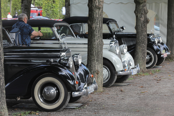 Mercedes-Benz 170 in Reih und Glied - 19. ASC Classic-Gala Schwetzingen 2023