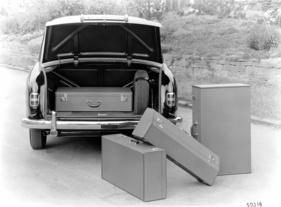 Mercedes Benz 180 (1953) - viel Platz im Kofferraum