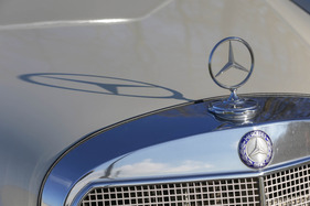 Mercedes Benz 190 (1960) - der Stern strahlt bis heute