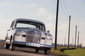 Mercedes Benz 190 (1960) - fehlende Stossstangenhörner varianten die b-Variante