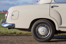 Mercedes Benz 190 (1960) - rund 390 kg Zuladung waren erlaubt, mit sechs Personen blieb da für das Gepäck nicht mehr viel übrig
