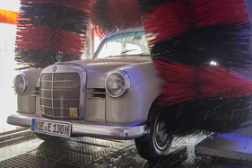 Mercedes Benz 190 (1960) - schonende Bürsten sind zu empfehlen