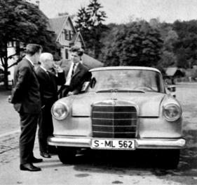 Mercedes Benz 190 D (1961) - Fachsimpeln mit Professor Dr. Ing. Nallinger Mercedes Benz 190 D (1961) - Fachsimpeln mit Professor Dr. Ing. Nallinger