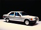 Mercedes Benz 190 E (1982) - das schlichte Design mit dem markanten Heckabschluss wirkt auch heute noch frisch und modern (© Archiv Daimler AG, 1982) Mercedes Benz 190 E (1982) - das schlichte Design mit dem markanten Heckabschluss wirkt auch heute noch frisch und modern (© Archiv Daimler AG, 1982)