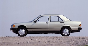 Mercedes-Benz 190 E (1982) - traditionelle Design-Elemente verknüpft mit neuen Formen