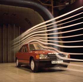 Mercedes-Benz 190 E (1983) - im Windkanal im Jahr 1983