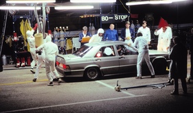 Mercedes-Benz 190 E 2.3-16 (1983) - Boxenstop - Nachtschicht im Akkord bei Rekordfahrten in Nardo 1983 Mercedes-Benz 190 E 2.3-16 (1983) - Boxenstop - Nachtschicht im Akkord bei Rekordfahrten in Nardo 1983