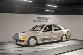 Mercedes-Benz 190 E 2.3-16 (1984) – Sennas Siegerwagen vom Nürburgring-Eröffnungsrennen 1984 – Sonderausstellung "Ayrton Senna Forever" im Museo Nazionale dell'Automobile Torino (1984)