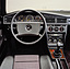 Mercedes Benz 190 E 2.3-16 (1984) - das vollständig ausgerüstete Armaturenbrett (© Archiv Daimler AG, 1984) Mercedes Benz 190 E 2.3-16 (1984) - das vollständig ausgerüstete Armaturenbrett (© Archiv Daimler AG, 1984)