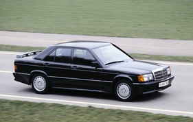 Mercedes Benz 190 E 2.3-16 (1984) - in Blauscharz-Metallic