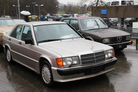 Mercedes Benz 190 E 2.3-16 (1985) - das berühmte Evolutionsmodell - angeboten auf dem Freigelände - Oldtimer- und Teilemarkt Fribourg 2014