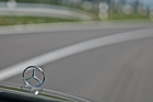 Mercedes Benz 190 E 2.3-16 (1987) - der Stern vorne auf dem Bug als Peilhilfe
