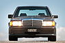 Mercedes Benz 190 E 2.3-16 (1987) - die schnellen Versionen liessen sich von vorne durch den Frontspoiler von den anderen Modellen unterscheiden (© Balz Schreier, 2013) Mercedes Benz 190 E 2.3-16 (1987) - die schnellen Versionen liessen sich von vorne durch den Frontspoiler von den anderen Modellen unterscheiden (© Balz Schreier, 2013)