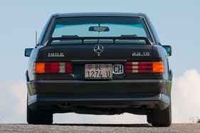 Mercedes Benz 190 E 2.3-16 (1987) - hinten gab es neben der Schürze auch einen Heckspoiler zur Verringerung des Auftriebs