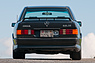 Mercedes Benz 190 E 2.3-16 (1987) - hinten gab es neben der Schürze auch einen Heckspoiler zur Verringerung des Auftriebs (© Balz Schreier, 2013) Mercedes Benz 190 E 2.3-16 (1987) - hinten gab es neben der Schürze auch einen Heckspoiler zur Verringerung des Auftriebs (© Balz Schreier, 2013)