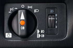Mercedes Benz 190 E 2.3-16 (1987) - klassischer Lichtschalter mit Höhenverstellung und Nebelleuchten per Zug
