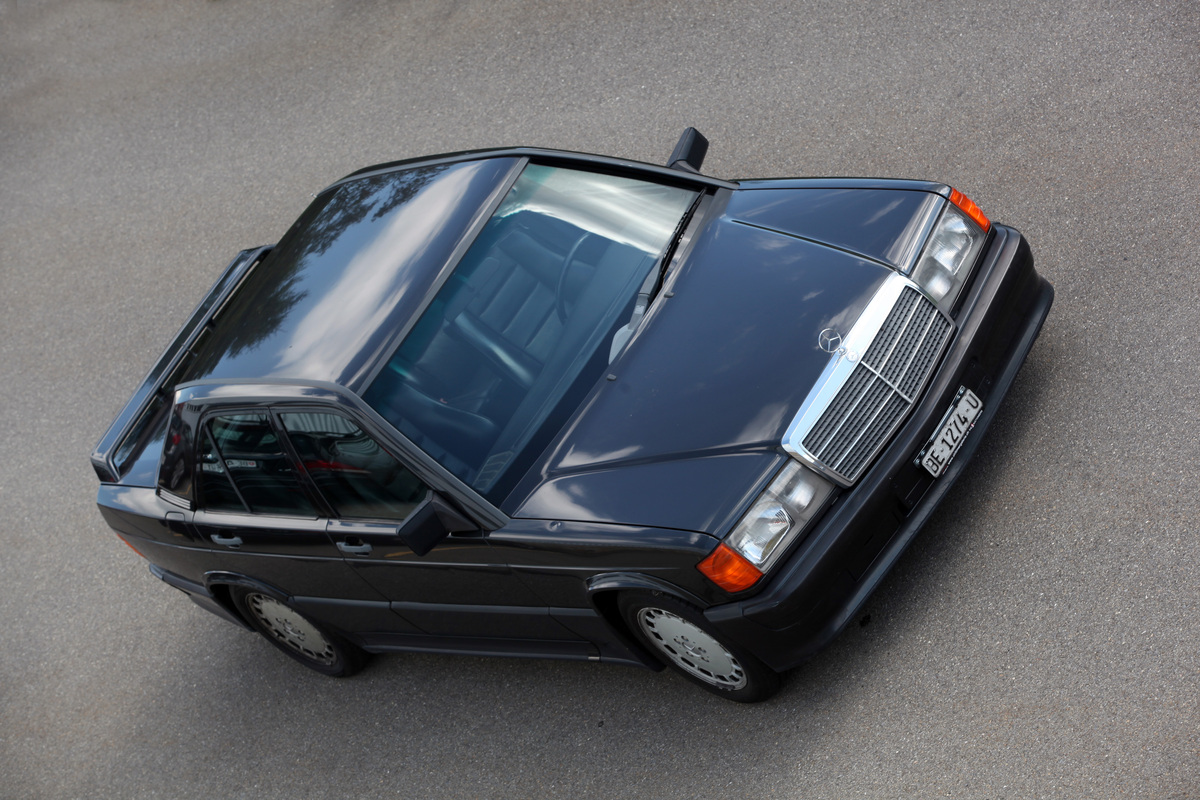 Mercedes Benz 190 E 2.3-16 (1987) - wirkt wegen Spoilern und Schwellern geduckter als das Serienpendant