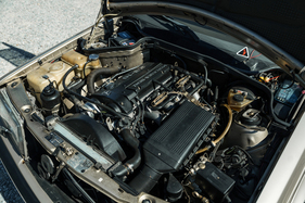 Mercedes-Benz 190 E 2.3-16 "Nürburgring" – Dank Cosworth-Vierventilkopf auf 185 PS erstarkter M 102
