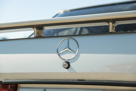 Mercedes-Benz 190 E 2.3-16 "Nürburgring" – Stern und Heckflügel zum erstenmal vereint an einem Strassenfahrzeug
