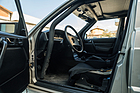 Mercedes-Benz 190 E 2.3-16 "Nürburgring" – weitgehend serienmässiges Interieur mit dickem Überrollkäfig
