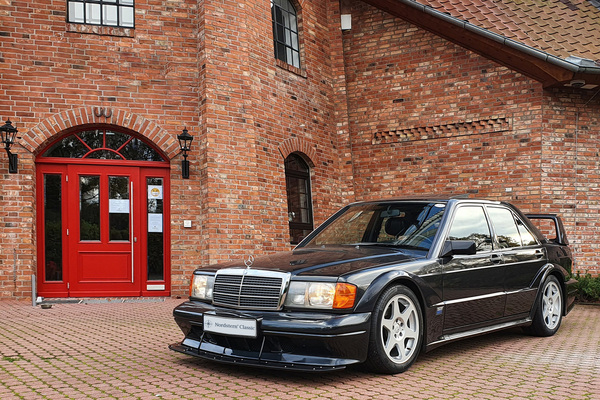 Image: Mercedes-Benz 190 E 2.5-16 EVO II - "Modern Classic" at the Bremen Classic Motorshow 2025