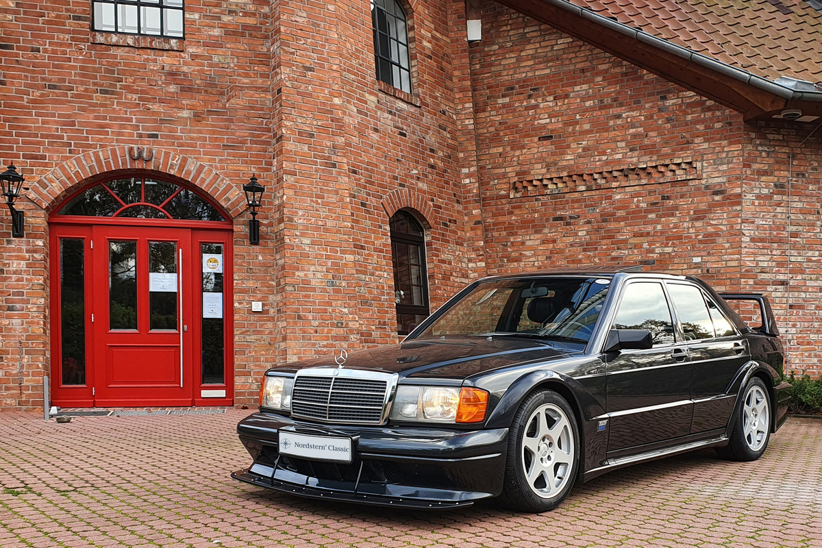 Mercedes-Benz 190 E 2.5-16 EVO II - "Modern Classic" an der Bremen Classic Motorshow 2025