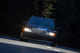 Mercedes-Benz 190 E 2.5-16 Evo 1 (1989) - das Evolutionsmodell sitzt 19mm tiefer auf der Strasse als der Basis-Sechzehnventiler