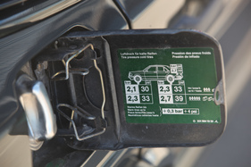 Mercedes-Benz 190 E 2.5-16 Evo 1 (1989) - kein Unterschied bei der Tankklappe zum günstigsten 190E