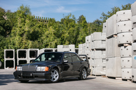 Mercedes-Benz 190 E 2.5-16 Evolution II (1990) - als Lot 17 an der Artcurial Mercedes-Versteigerung in Paris am 15. Oktober 2017