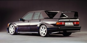 Mercedes Benz 190 E 2.5-16 Evolution II (1990) - der Heckspoiler wurde in der Schweiz separat ausgeliefert, da nicht zulassungsfähig - viele bauten ihn trotzdem an