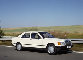 Mercedes-Benz 190 E 2.6 (1985) - mit der Kraft des Reihensechsylinders