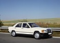 Mercedes-Benz 190 E 2.6 (1985) - mit der Kraft des Reihensechsylinders (© Daimler AG, 1985) Mercedes-Benz 190 E 2.6 (1985) - mit der Kraft des Reihensechsylinders (© Daimler AG, 1985)