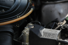 Mercedes-Benz 190 E 2.6 (1987) - ABS - Anti-Blockier-Bremssystem - serienmässig